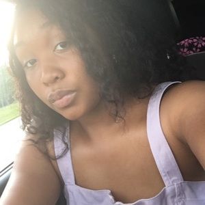 Meet your Posher, Nina